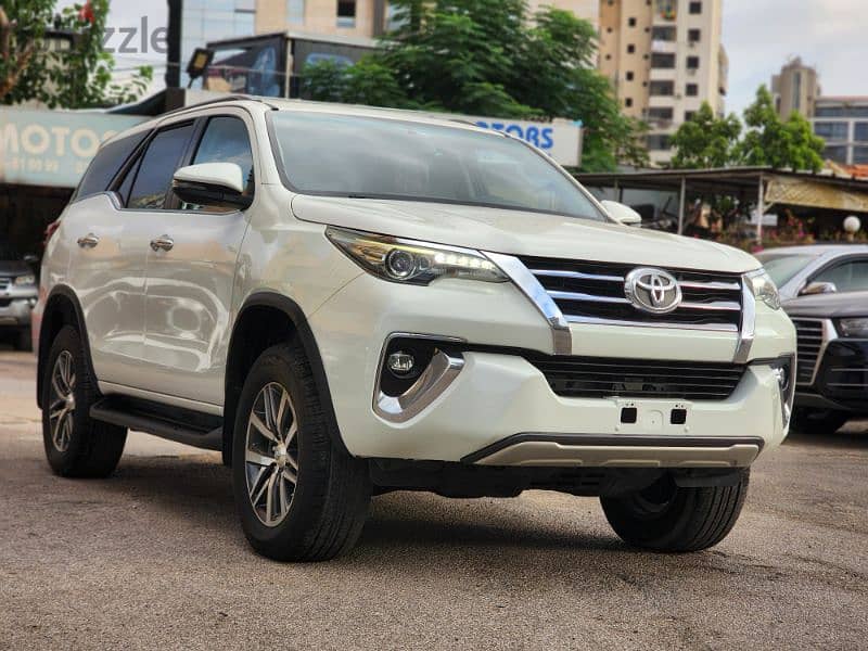 2018 Toyota Fortuner V6 VX-R 3