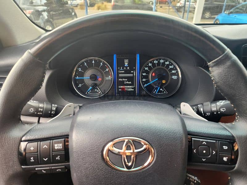 2018 Toyota Fortuner V6 VX-R 11