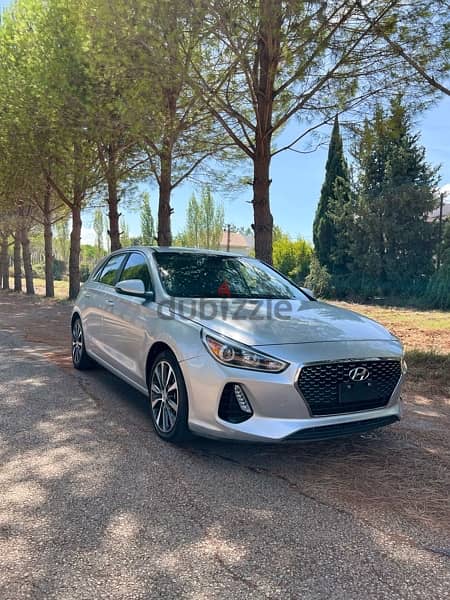 Hyundai Elantra GT 2019 1