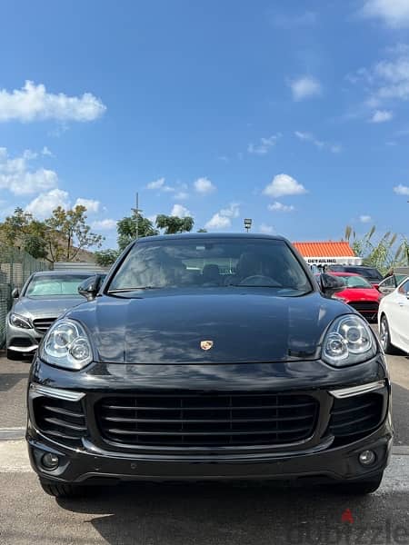 Porsche Cayenne 2016 1