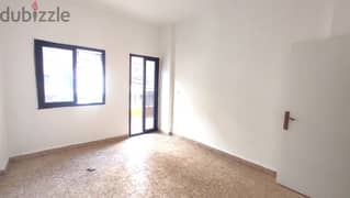 Catchy Apartment in Sin El Fil شقة لقطة في سن الفيل 0