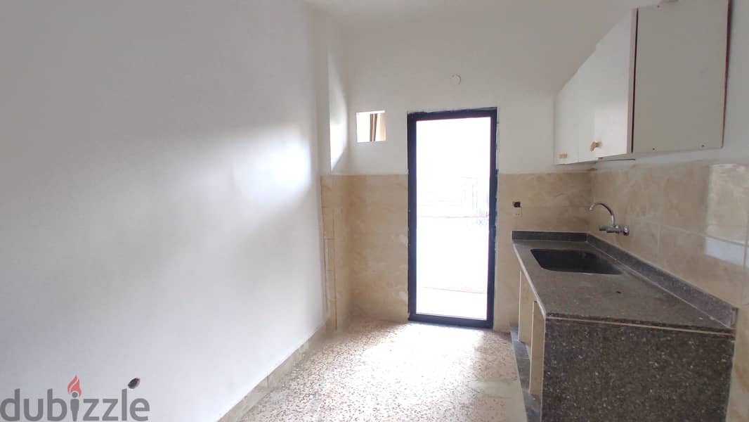 Catchy Apartment in Sin El Fil شقة لقطة في سن الفيل 4