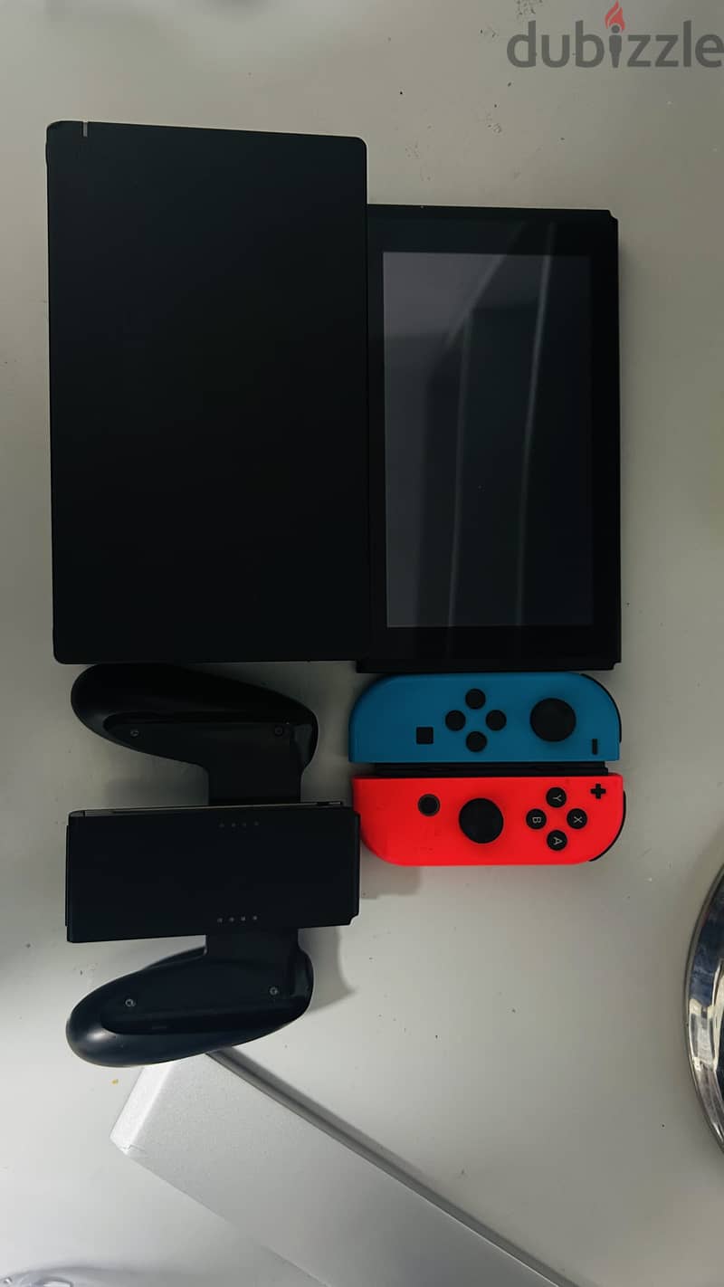 Nintendo switch with 2 games 2