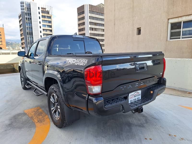 Toyota Tacoma TRD Sport 2018 like neww 2