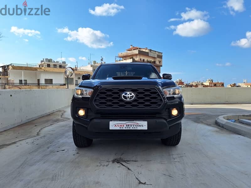 Toyota Tacoma TRD Sport 2018 like neww 5