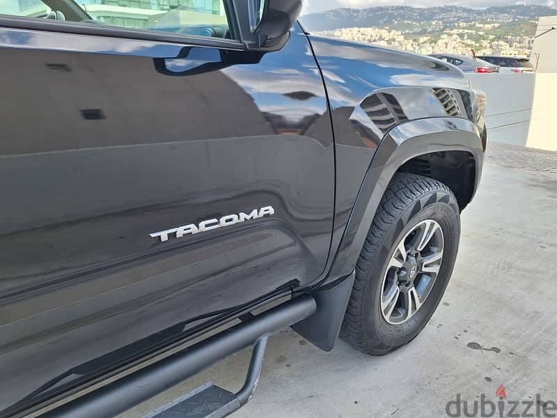 Toyota Tacoma TRD Sport 2018 like neww 10