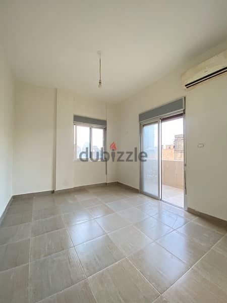 Apartment with terrace for rent in Achrafieh. 4