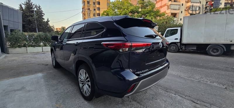 Toyota Highlander 2022 5