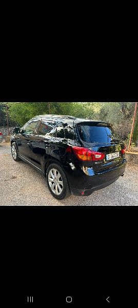 Mitsubishi Outlander 2013 1