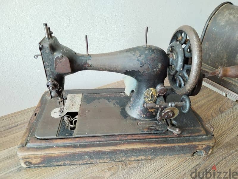 old Singer sewing machine 1