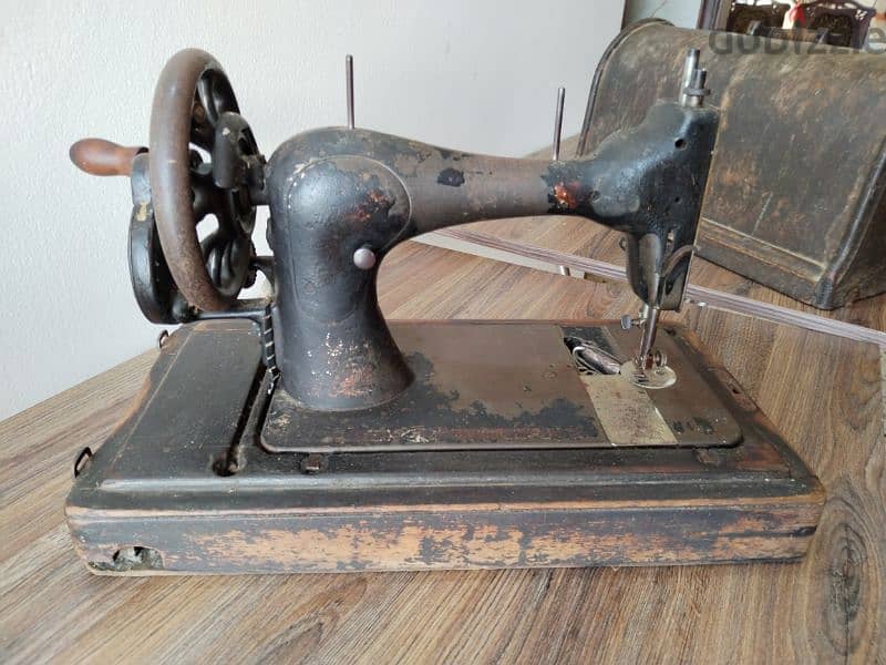 old Singer sewing machine 3