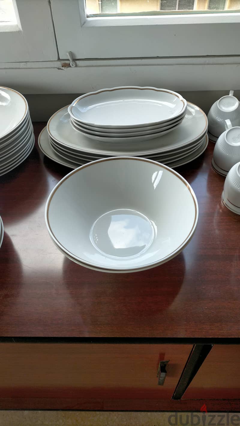 Dinner Service of Plates, Bowls, Cups and Cutlery 2