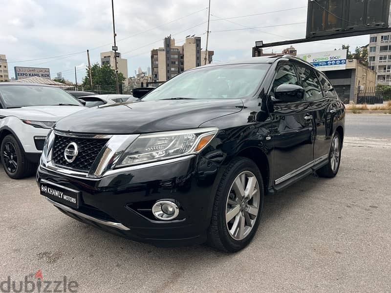 Nissan Pathfinder SV Full options 2