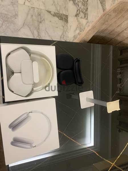 Apple Airpods Max white with box/covers/stand 4