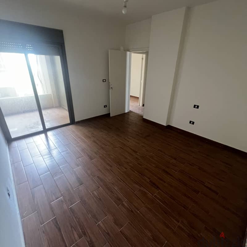 Apartment for sale in Mazraat Yachouh شقة للبيع في مزرعة يشوع 4