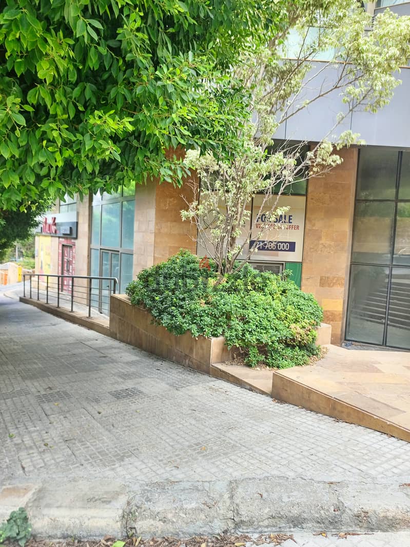 Shop for sale in Achrafieh محل للبيع في الاشرفية 5