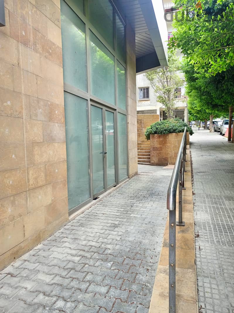 Shop for sale in Achrafieh محل للبيع في الاشرفية 6