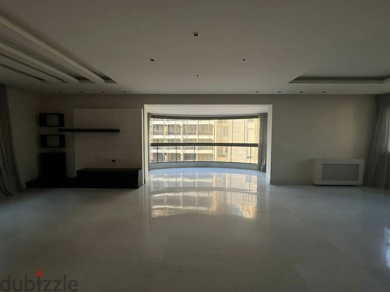 Spacious 225m² Apartment for Sale in Clemenceau 0