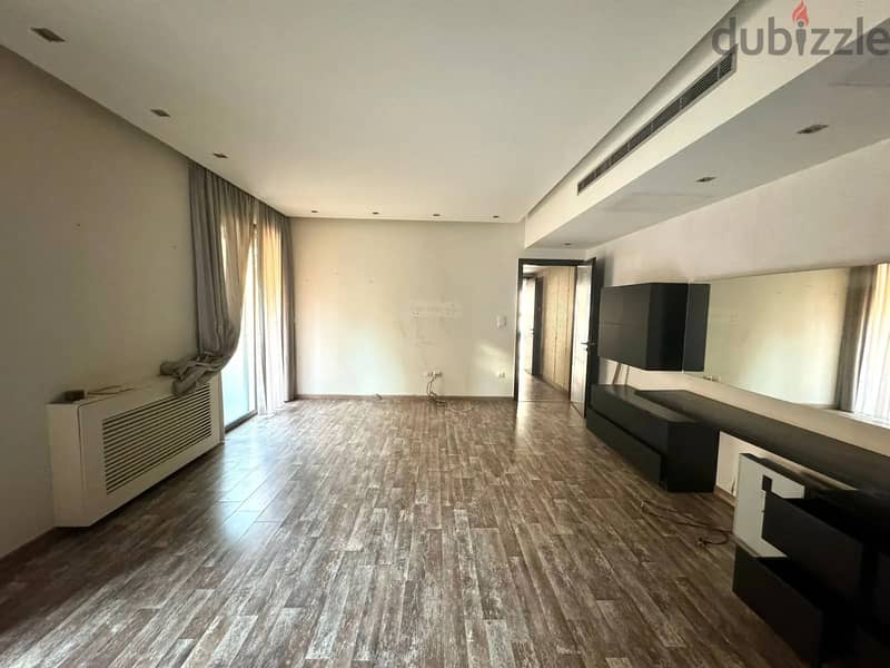 Spacious 225m² Apartment for Sale in Clemenceau 7