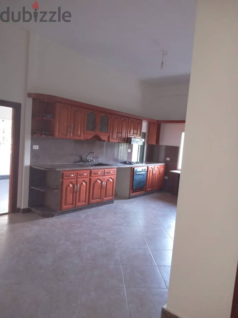 LARGE GROUND FLOOR FLAT IN THE MOUNTAIN OF DEDDEH 10