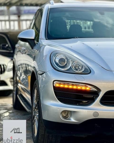 Porsche Cayenne 2012 1