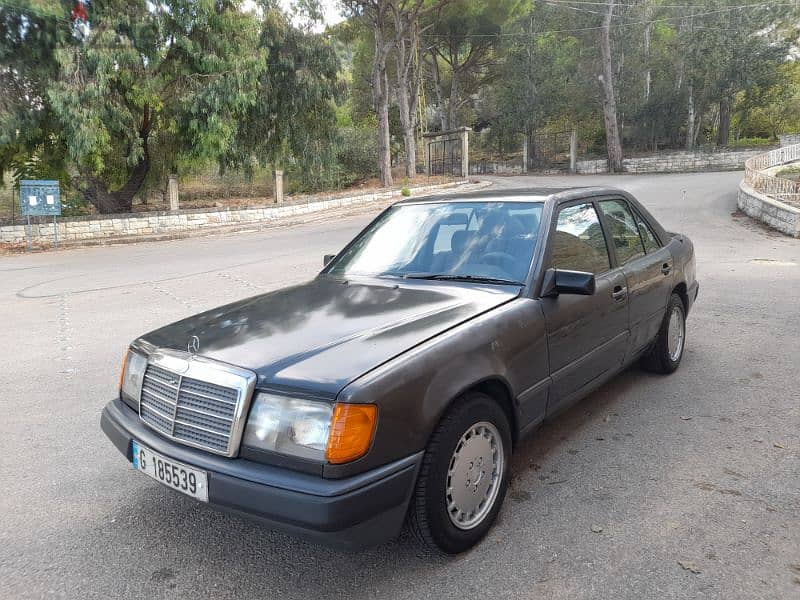 Mercedes-Benz E-Class 1988 1