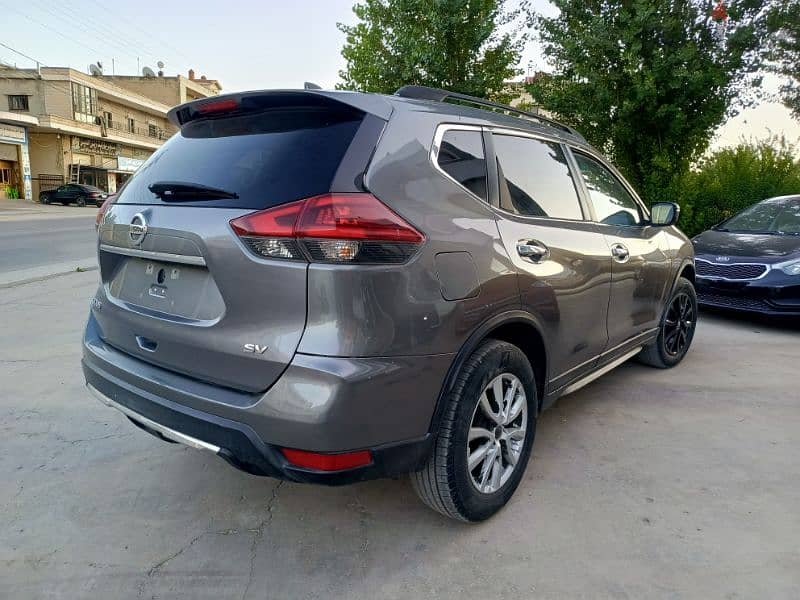 Nissan Rogue 2018 1