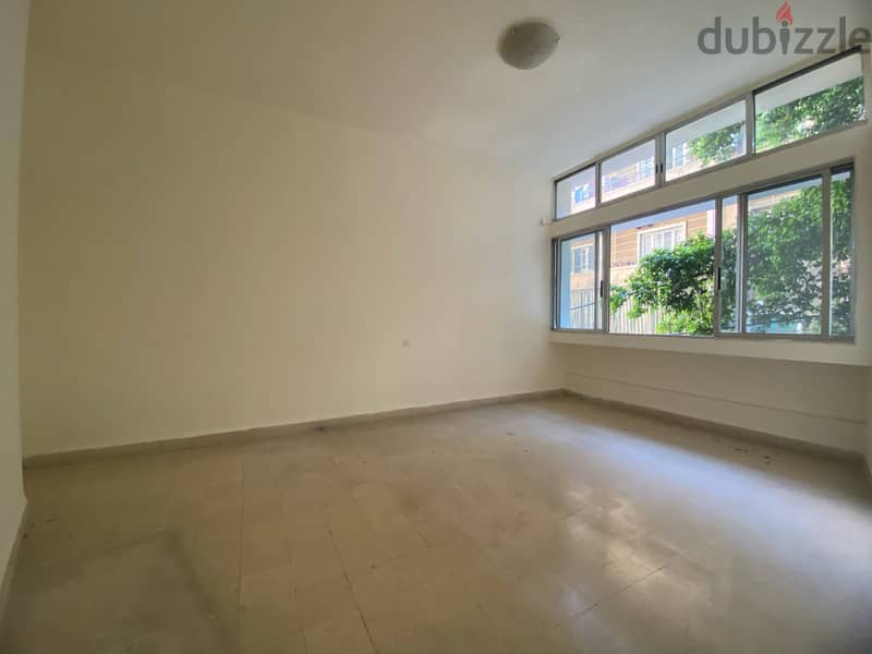 170 SQM Apartment For Rent In Mar Elias شقة للايجار في بيروت #HG982161 3