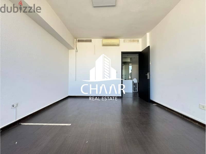 #R2120 - Office for Rent in Badaro مكتب للإيجار في بدارو 2