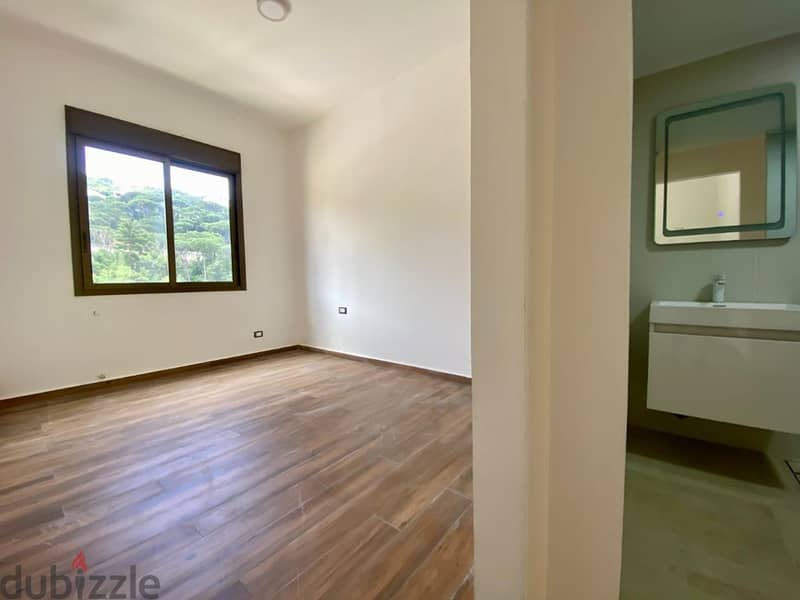 High-End 300 m² duplex with Jacuzzi for sale in Mar Chaaya! 5