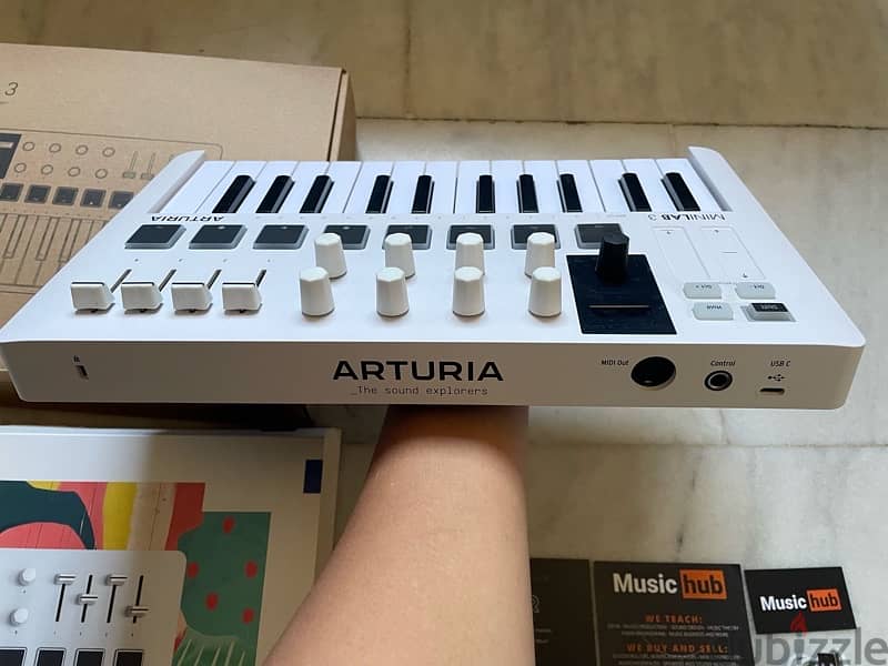 Arturia Midi Controller - Mini Lab 3 6