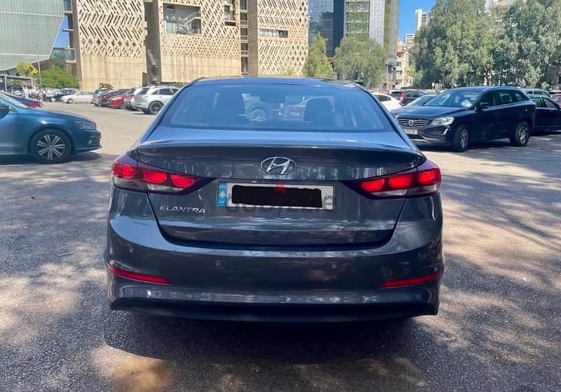 HYUNDAI ELANTRA 2019 (company source)(still like factory) 1