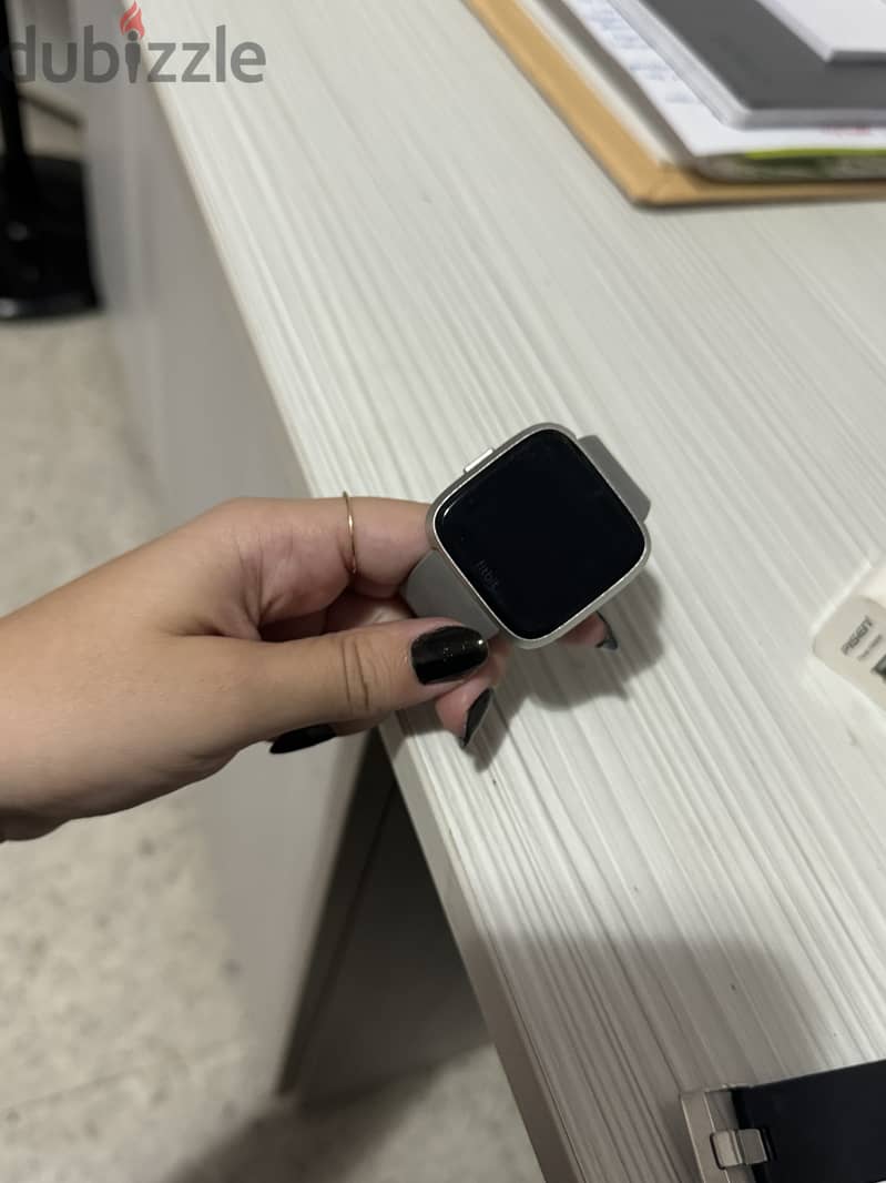 Fitbit Versa Lite Edition 4