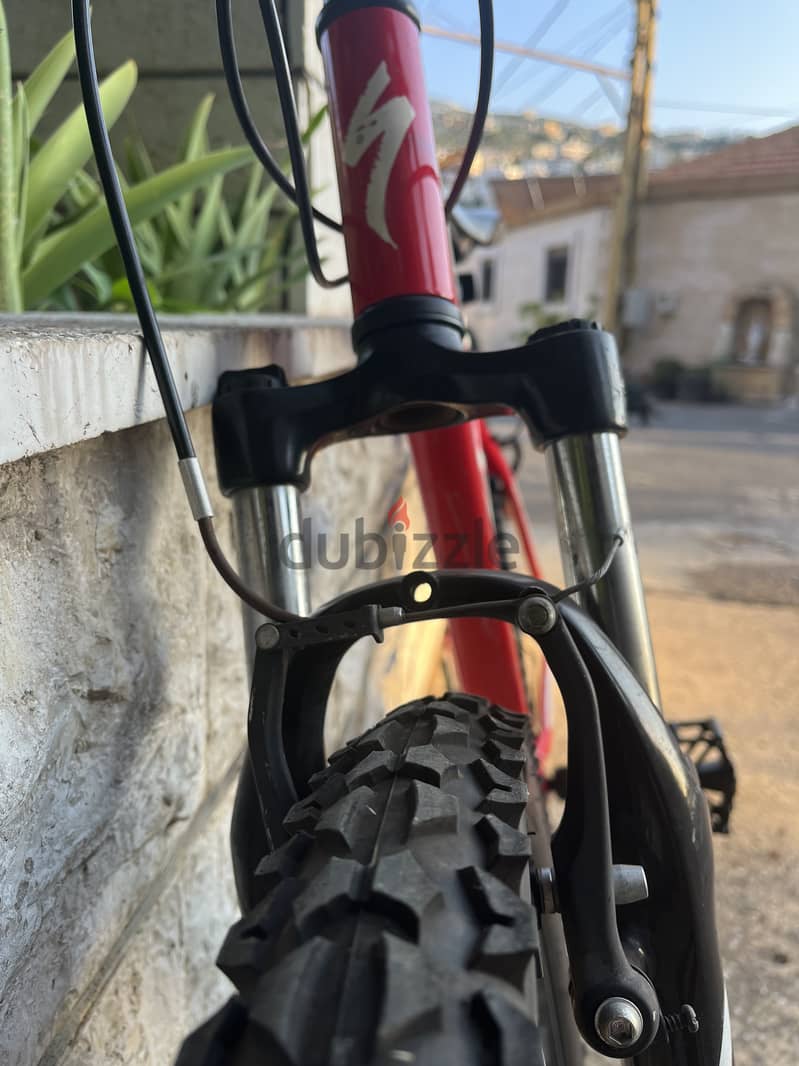 Specialized 26 inch bike -L 19 8