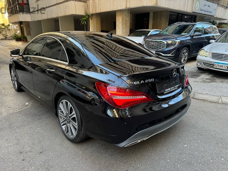 Mercedes-Benz CLA 250 2018 CLEAN CARFAX 6