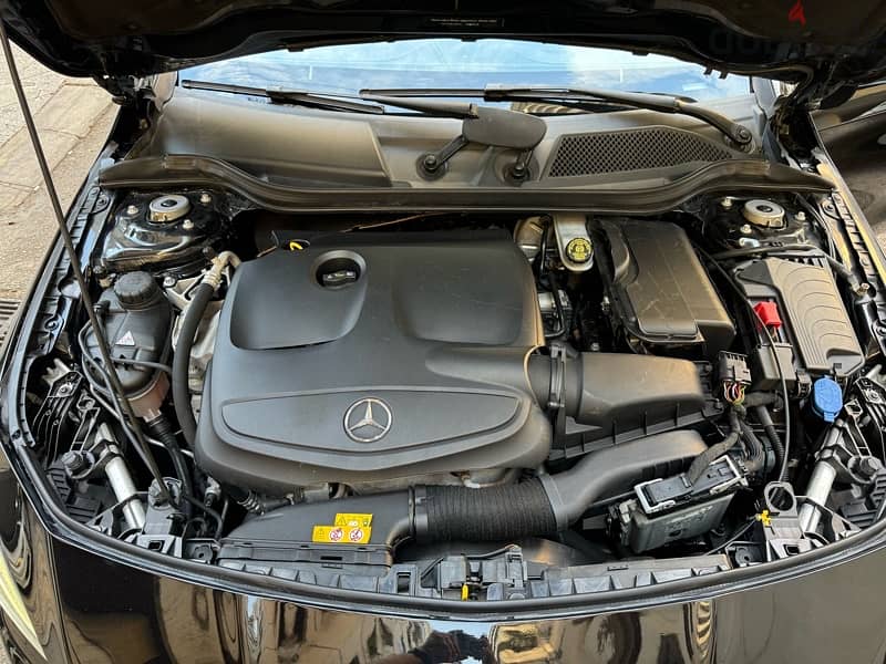 Mercedes-Benz CLA 250 2018 CLEAN CARFAX 11