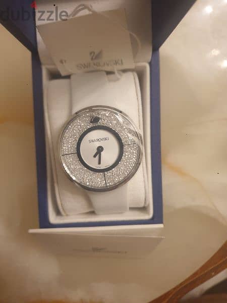 montre swarovski femme cristalline,nouvelle,avec papier et boite 1