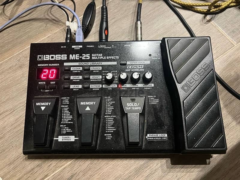 Ibanez Gio | Boss ME25 | carlsbro 25W 6