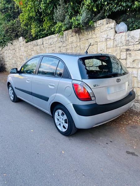 Kia Rio Hatchback 2006 1