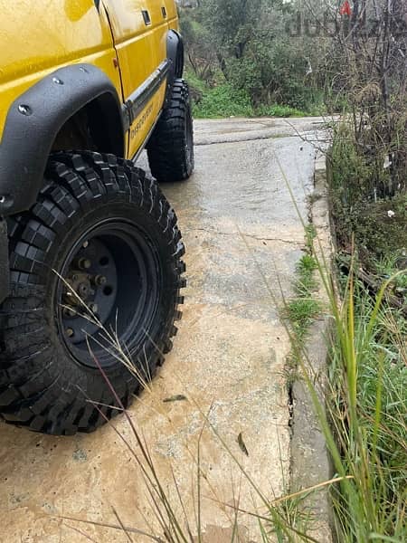 35 maxxis with 10 inch new rims 2