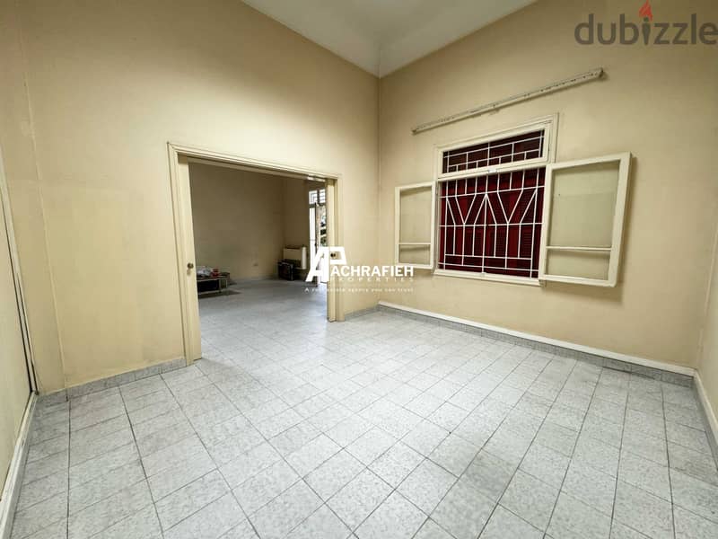 250 Sqm - Office For Rent in Achrafieh 2