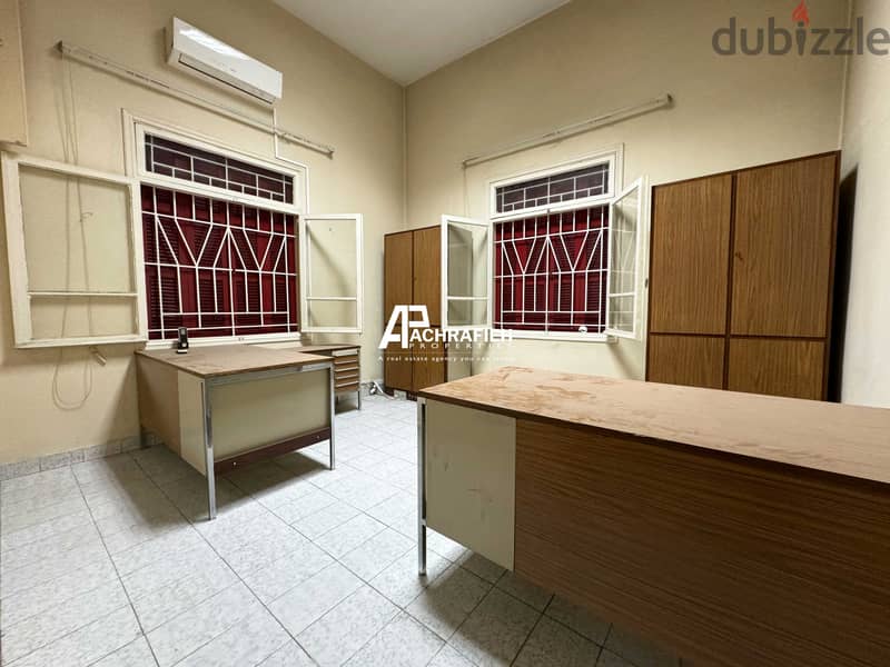 250 Sqm - Office For Rent in Achrafieh 11