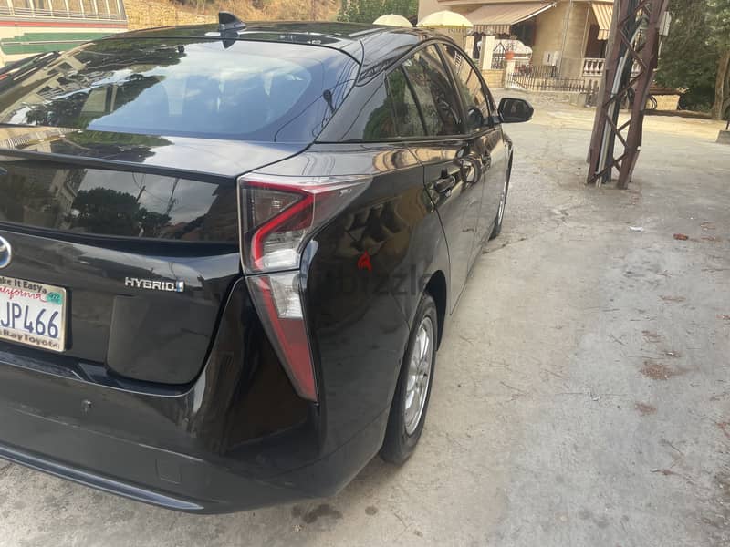 Toyota Prius 2017 3