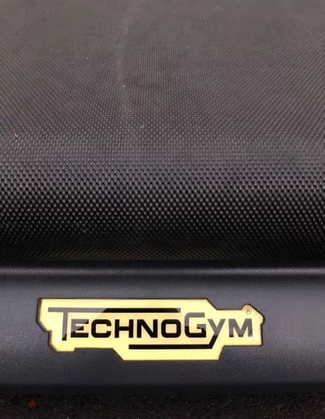 technogym treadmill 700 exite like new se3ra 1600 dolar 03139571 3