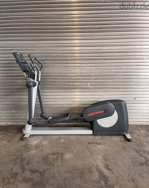 20x elliptical life fitness like new made in usa 900 dolar 03139571 2