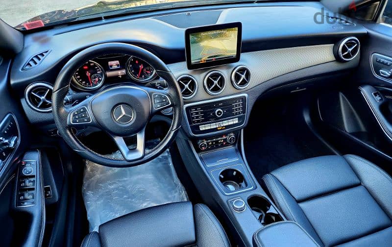 Mercedes-Benz CLA 250 "2018" 4MATIC 27000 MILES اجنبية شبه جديدة 14