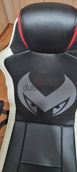 limited edition  made in England rocket gaming  chair real leather 11