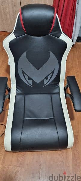 limited edition  made in England rocket gaming  chair real leather 14