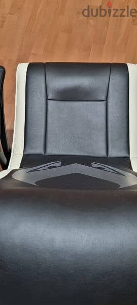 limited edition  made in England rocket gaming  chair real leather 15