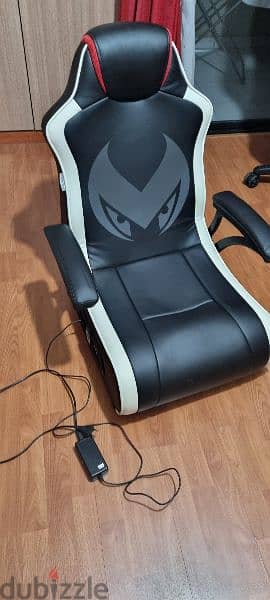 limited edition  made in England rocket gaming  chair real leather 17